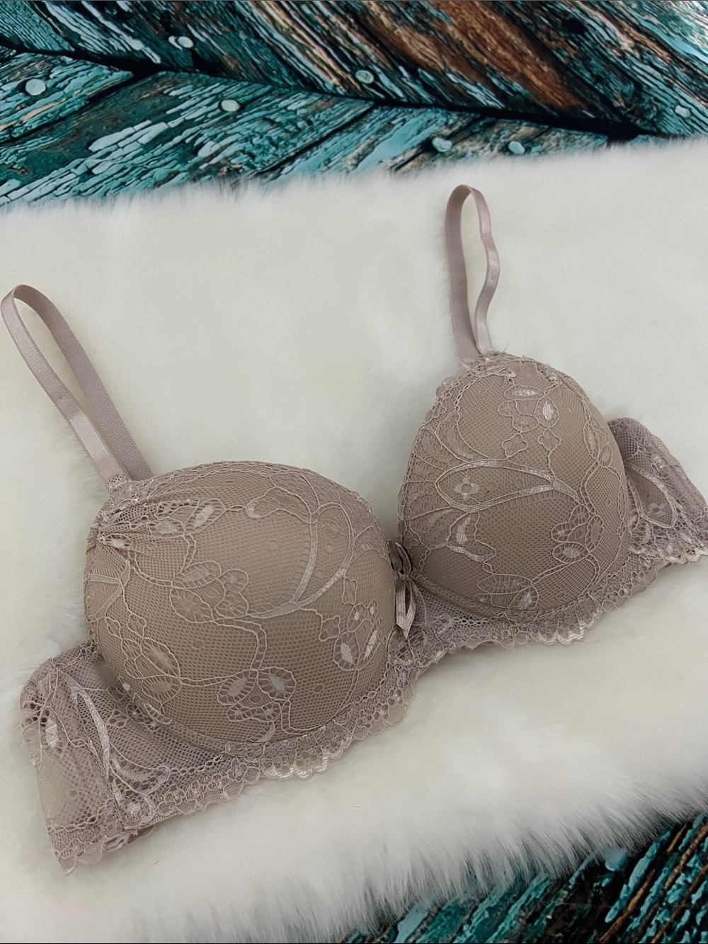 NWOT 36B Tan Scalloped Lace Convertible Push-up Bra With Underwire